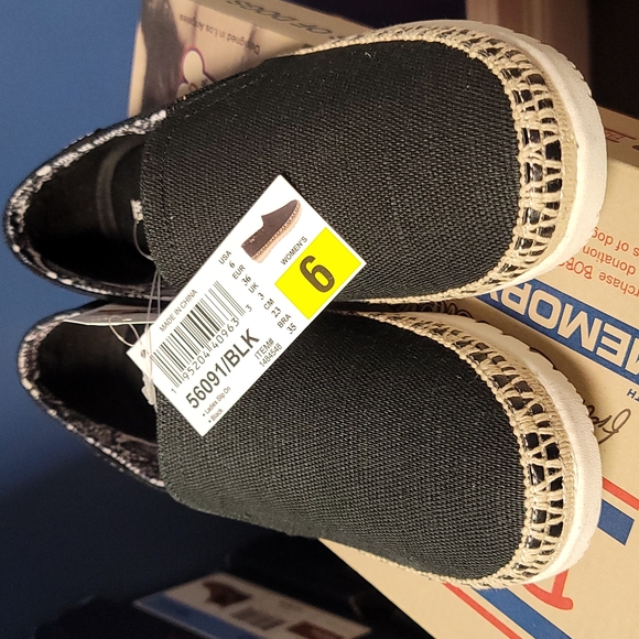 Bobs from Skechers Memory Foam Espadrilles - Picture 2 of 4